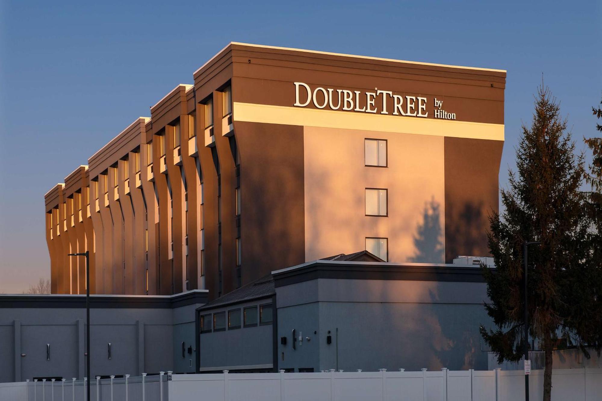 Doubletree By Hilton Monroe Township Cranbury Hotel Rossmoor Exterior foto